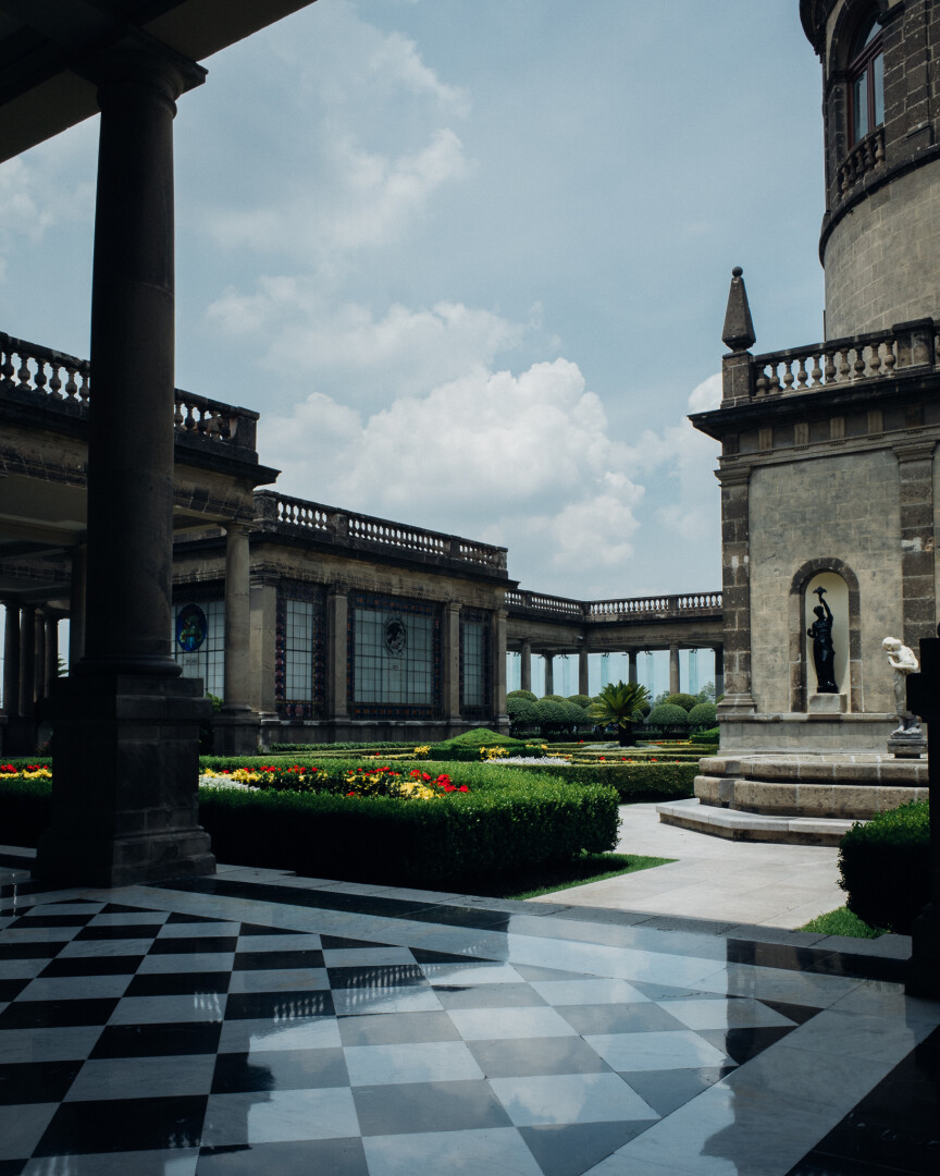 Photograph from the cdmx22 series by Kaz Lewis